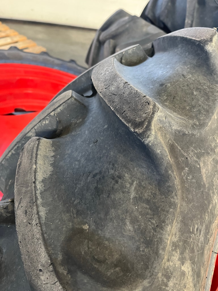Roues Mitas 340/85R38 et 340/85R24 - photo slide 4