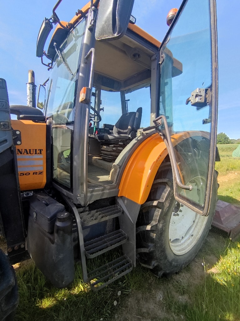 Tracteur chargeur RENAULT Ares 550 RZ - photo slide 5