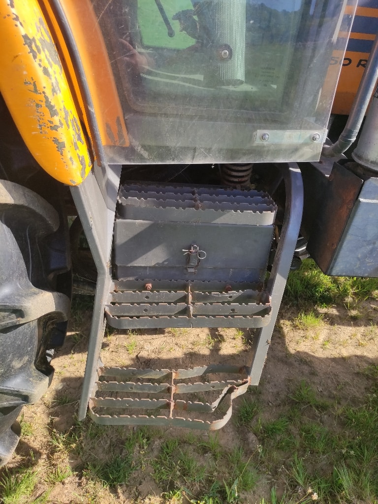 Tracteur chargeur RENAULT Ares 550 RZ - photo slide 9