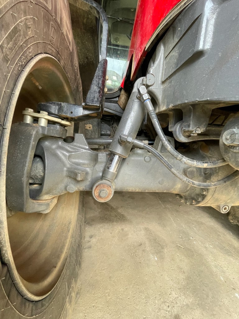 Tracteur MASSEY FERGUSON 7724S - photo slide 10