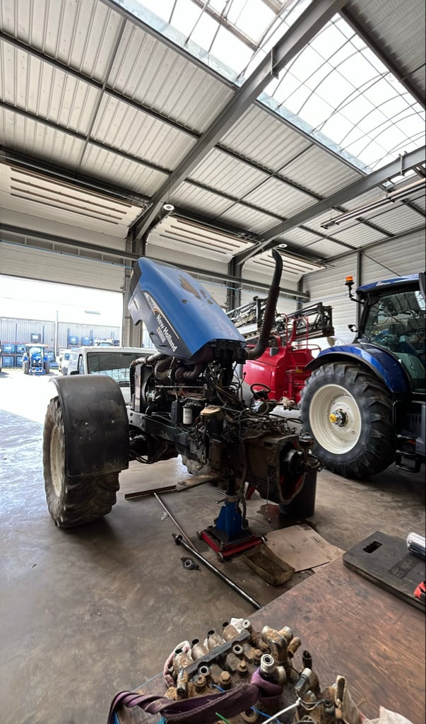 Tracteur NEW HOLLAND TM155 - photo slide 3