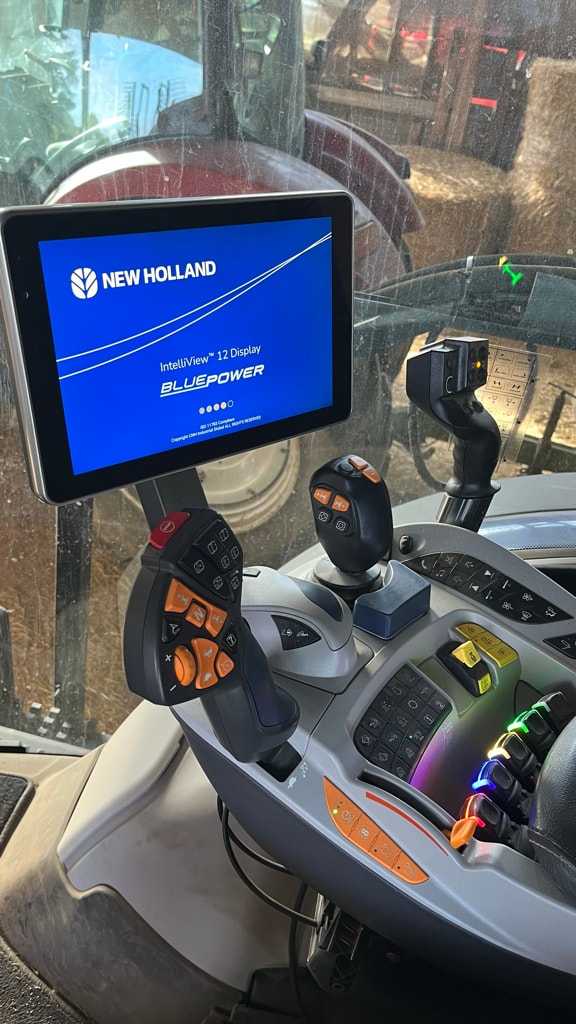 Tracteur NEW HOLLAND T7.245 SW II ac - photo slide 11
