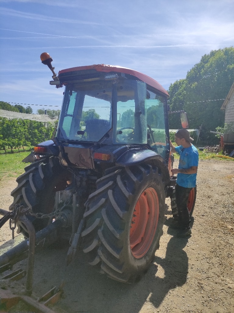 Tracteur fruitier KUBOTA M8540 narrow - photo slide 10