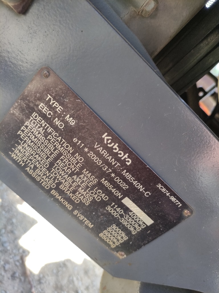Tracteur fruitier KUBOTA M8540 narrow - photo slide 13