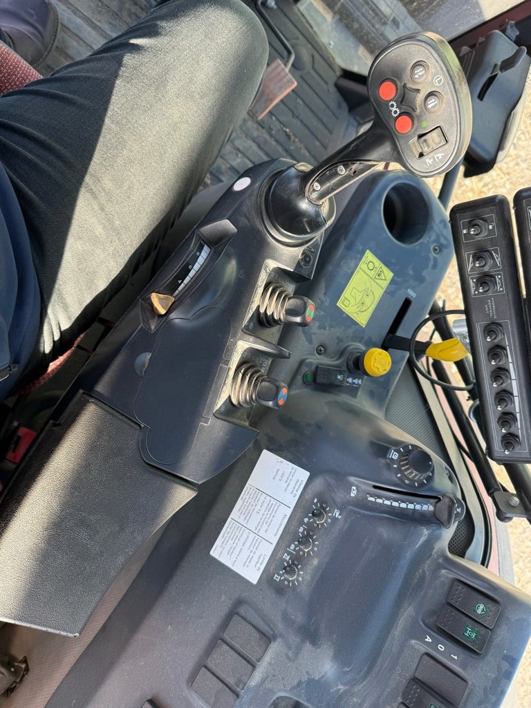 Tracteur MC CORMICK XTX 165 XTRASPEED - photo slide 18