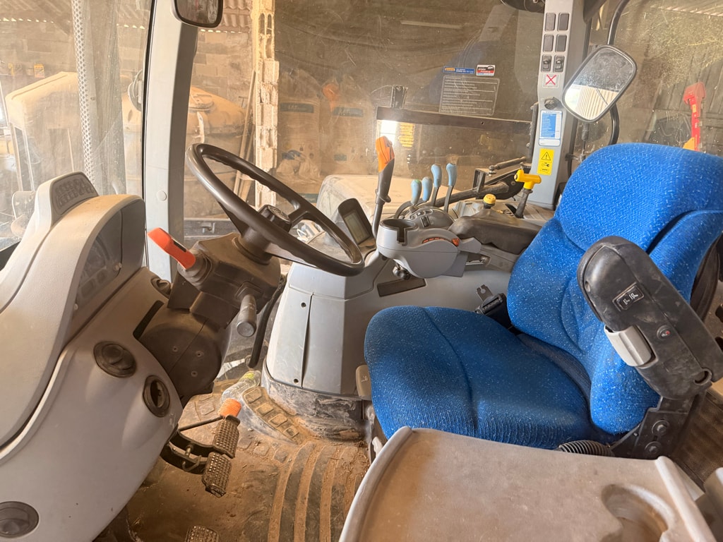 Tracteur NEW HOLLAND T7.260 PC  CLASSIC - photo slide 13