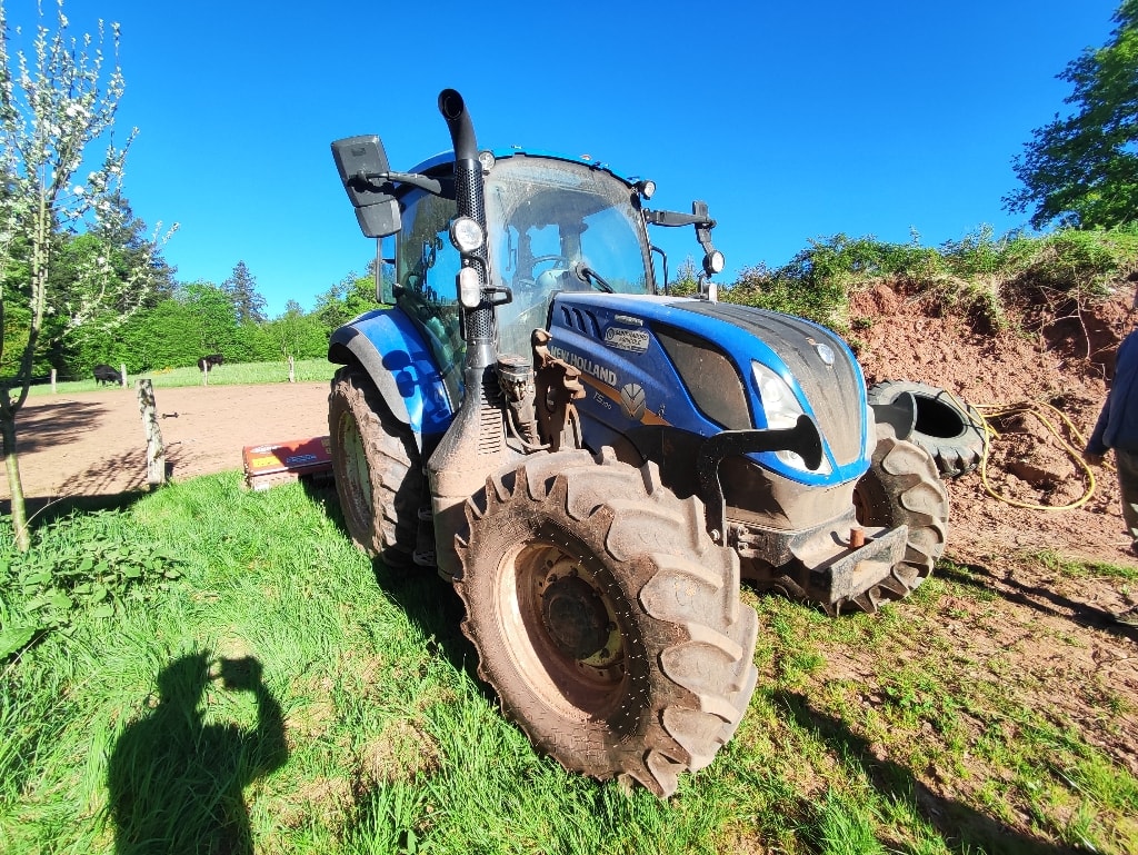 Tracteur NEW HOLLAND T5.100 Ec - photo slide 2