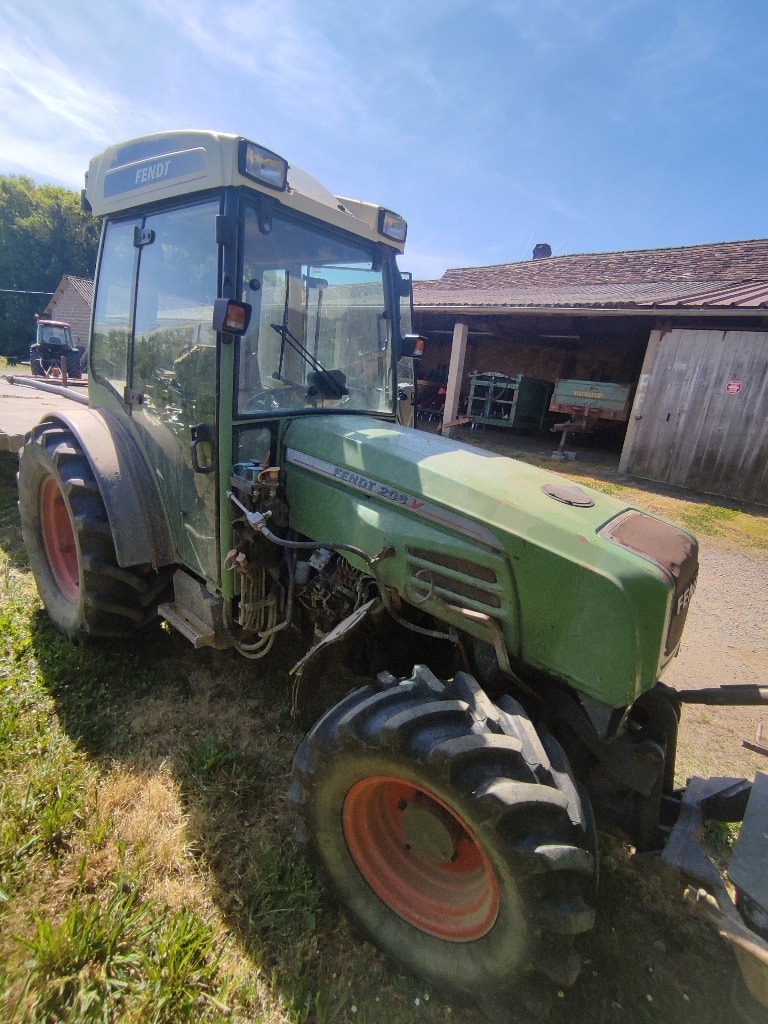 Tracteur fruitier FENDT 208V - photo slide 6