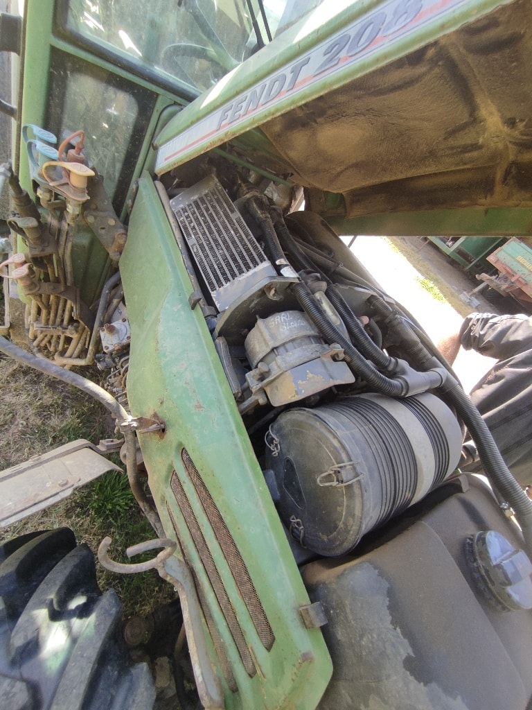 Tracteur fruitier FENDT 208V - photo slide 8
