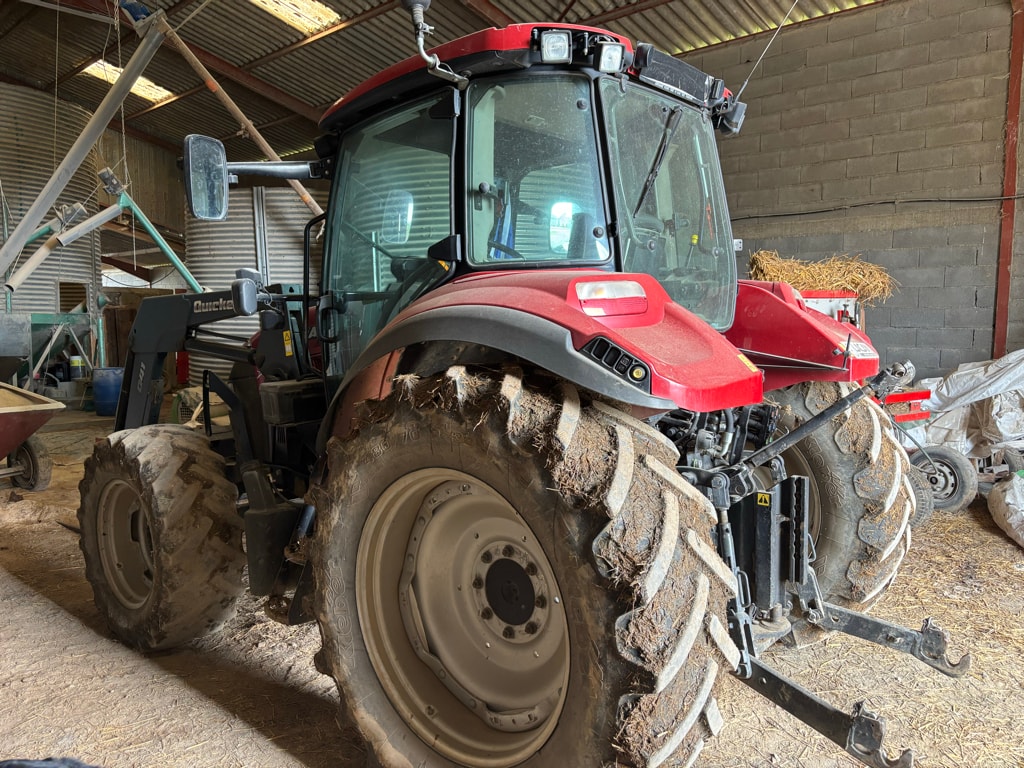 Tracteur chargeur CASE IH Farmal U 105 - photo slide 2