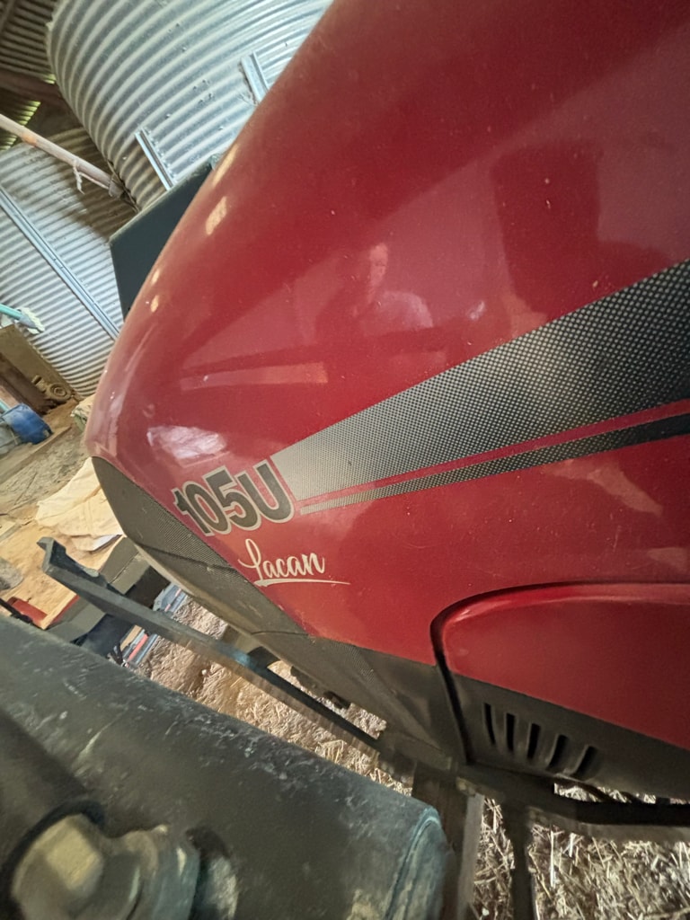 Tracteur chargeur CASE IH Farmal U 105 - photo slide 8