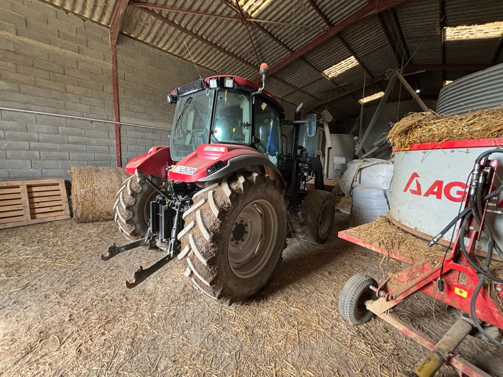 Tracteur chargeur CASE IH Farmal U 105 - photo slide 14