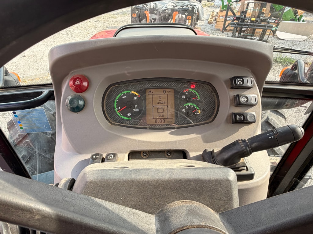 Tracteur CASE IH Farmal A 85 - photo slide 16