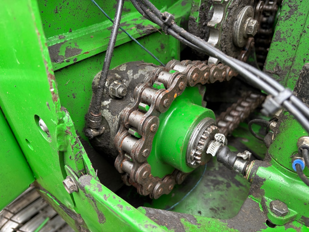 Presse balles rondes JOHN DEERE V461M - photo slide 9