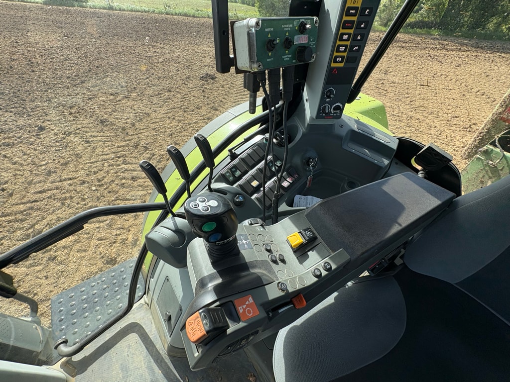 Tracteur CLAAS ARION 610 CIS - photo slide 15