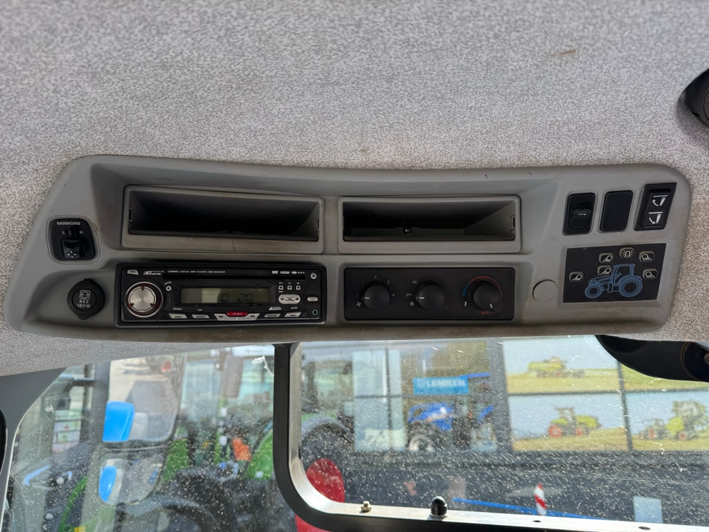 Tracteur NEW HOLLAND T7.245 - photo slide 23