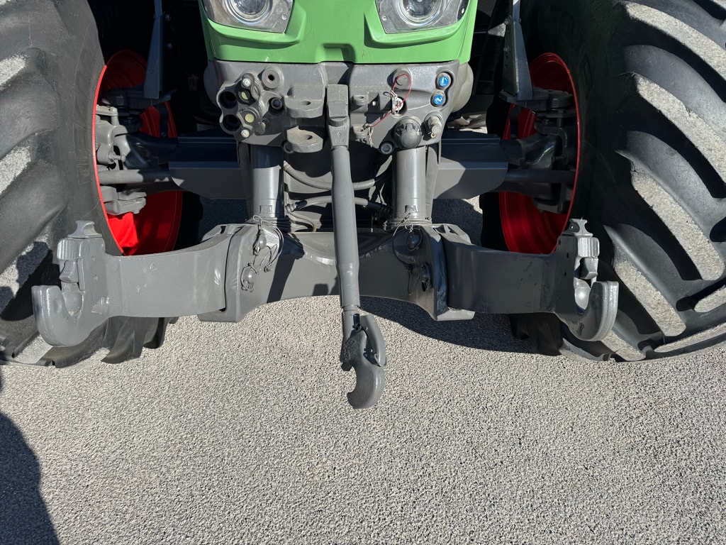 Tracteur FENDT 824 VARIO PROFI + - photo slide 16
