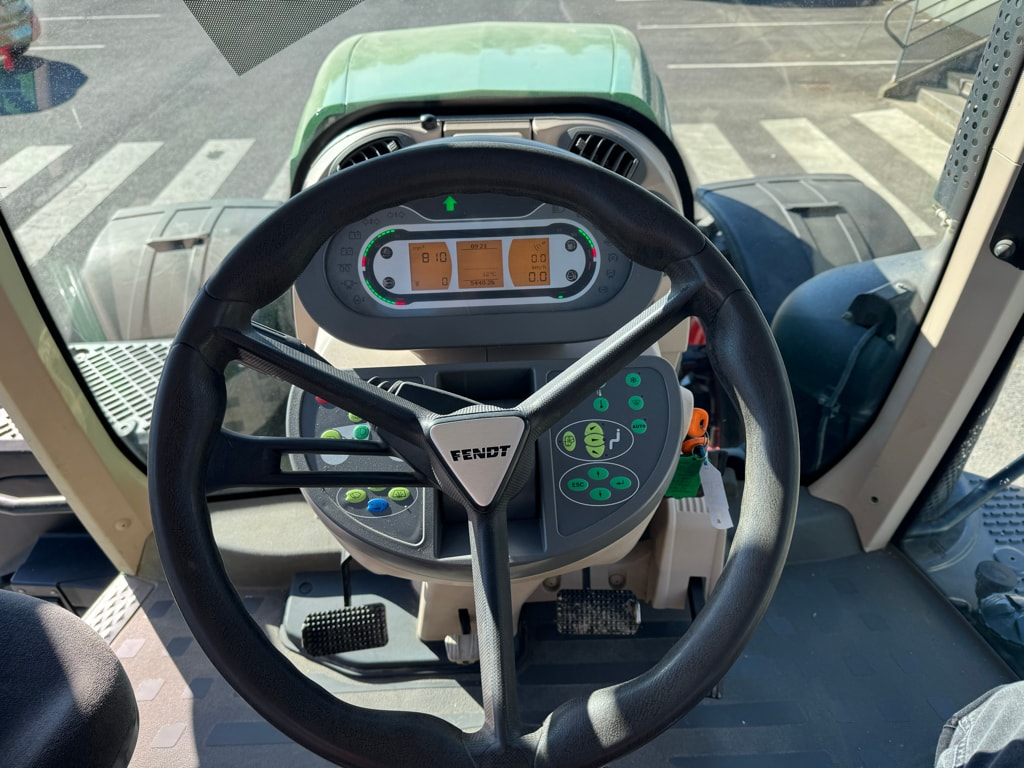 Tracteur FENDT 824 VARIO PROFI + - photo slide 19