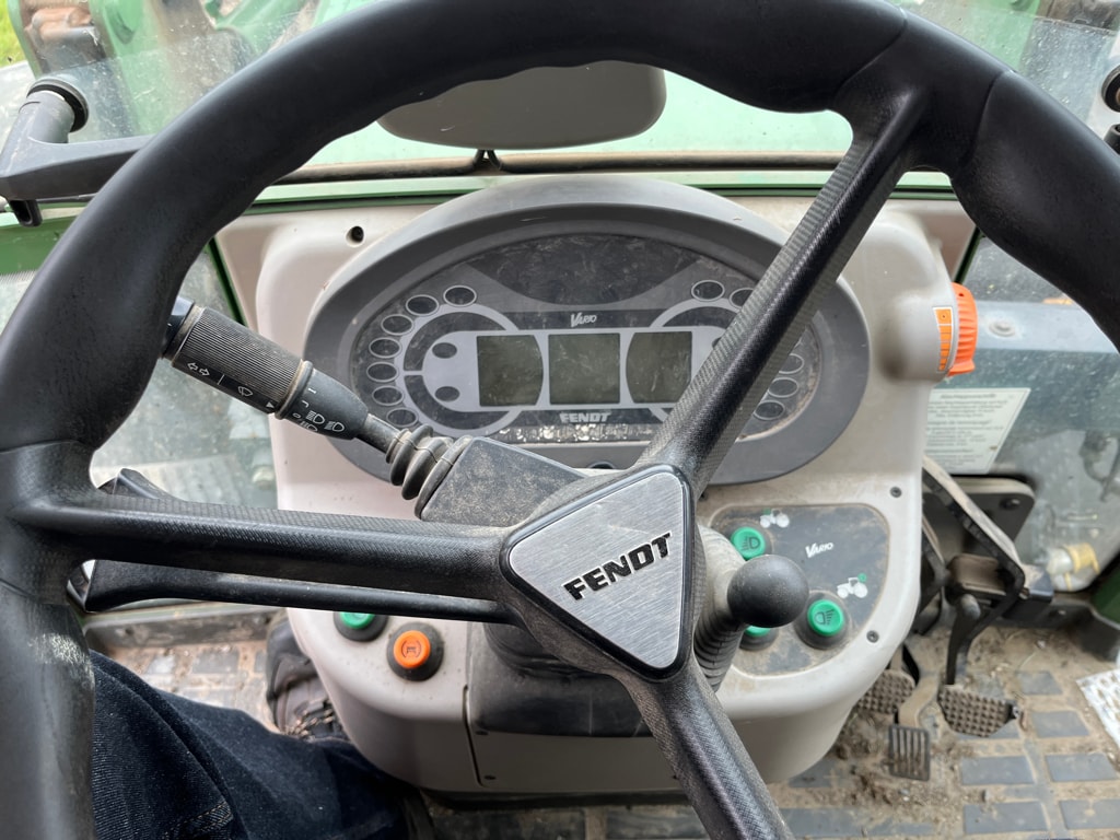 Tracteur FENDT 210 VARIO - photo slide 20