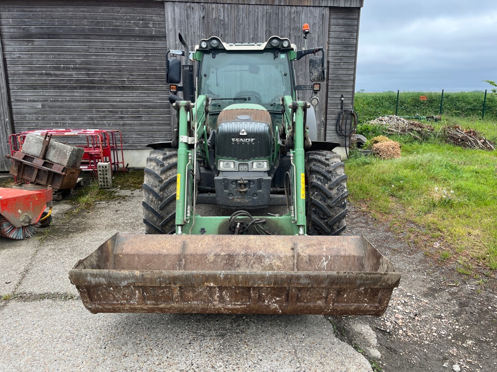 Tracteur FENDT 210 VARIO - photo slide 1
