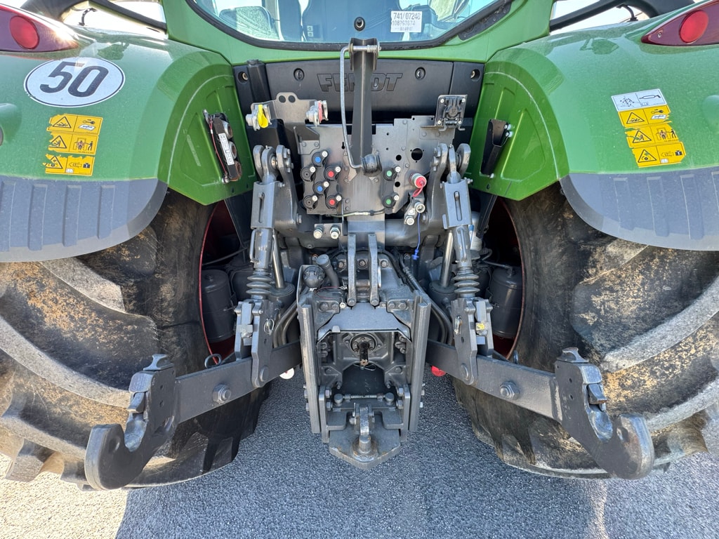 Tracteur FENDT 720 VARIO PROFI + - photo slide 13