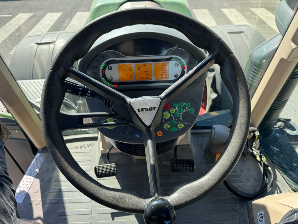 Tracteur FENDT 720 VARIO PROFI + - photo slide 17