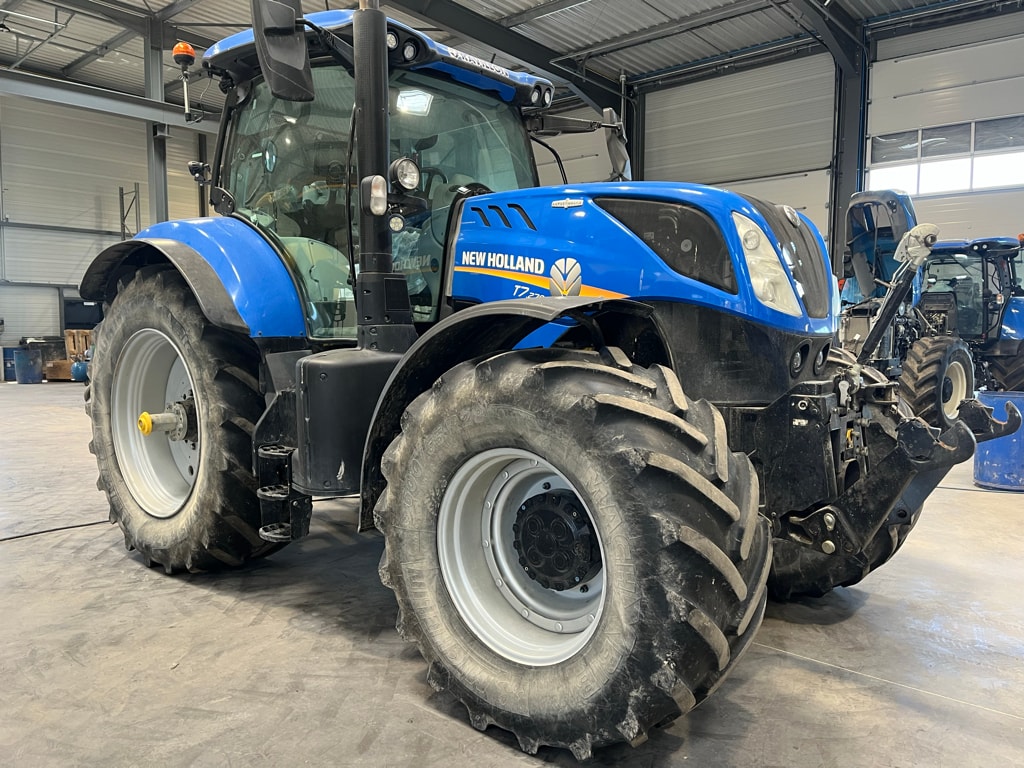 Tracteur NEW HOLLAND T7.270 - photo slide 2