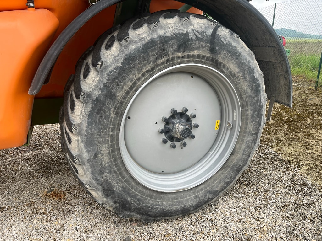 Pulverisateur AMAZONE UX 5200 - photo slide 9