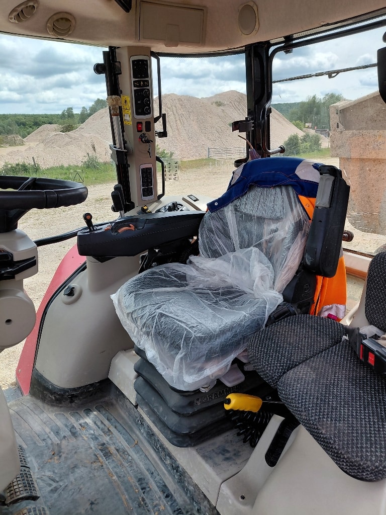 Tracteur MASSEY FERGUSON 7718S DYNA-6 ESSENTIAL - photo slide 16