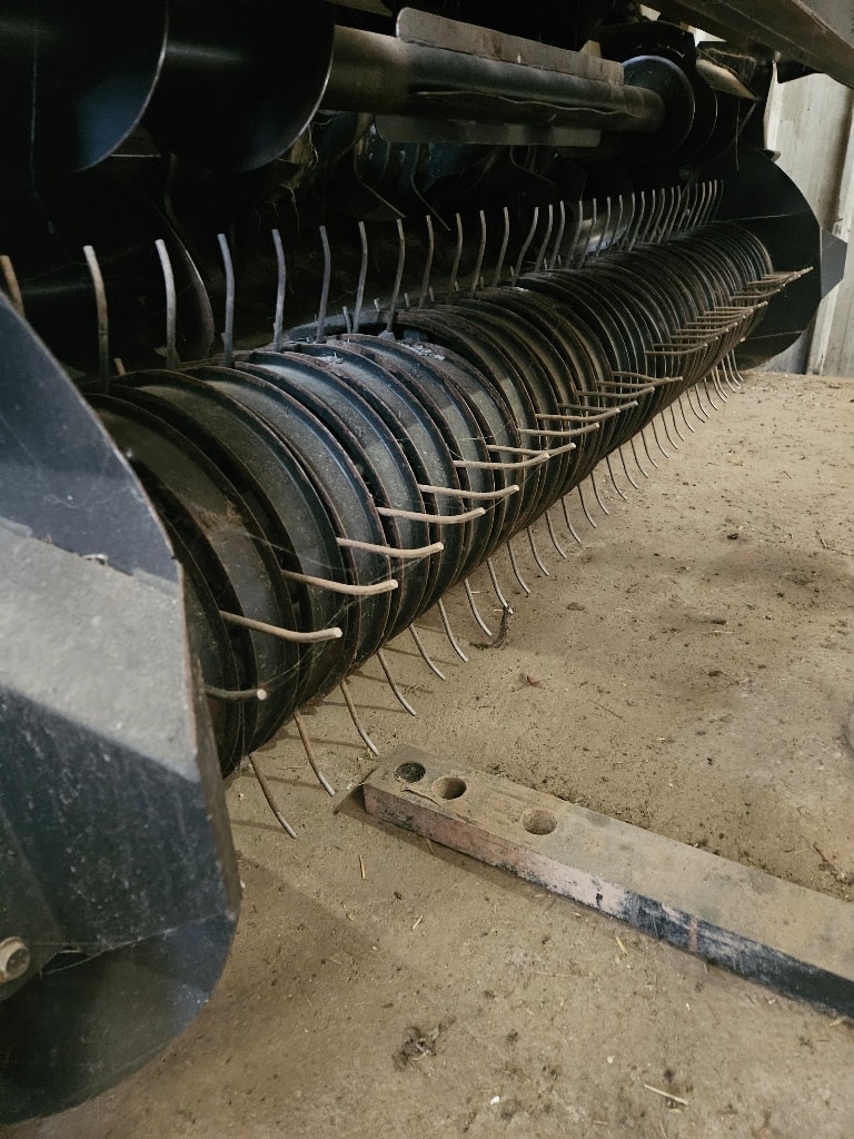 Presse balles rondes NEW HOLLAND Rollbelt 180 superfeed - photo slide 8