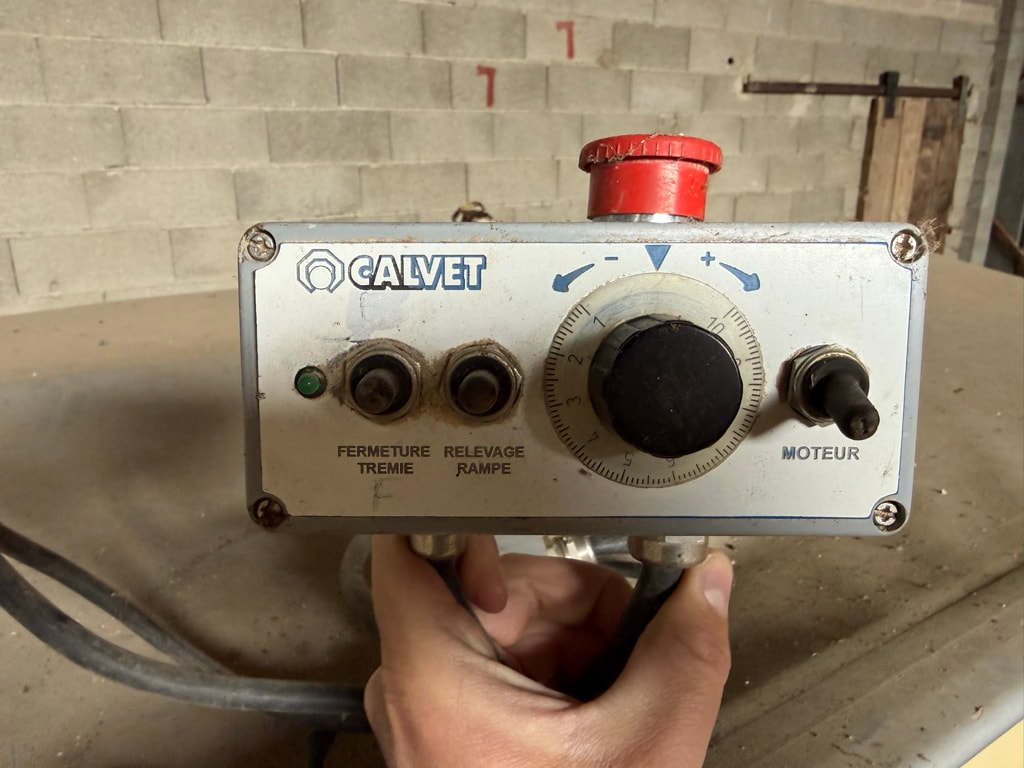Epandeur engrais CALVET R2000 - photo slide 8
