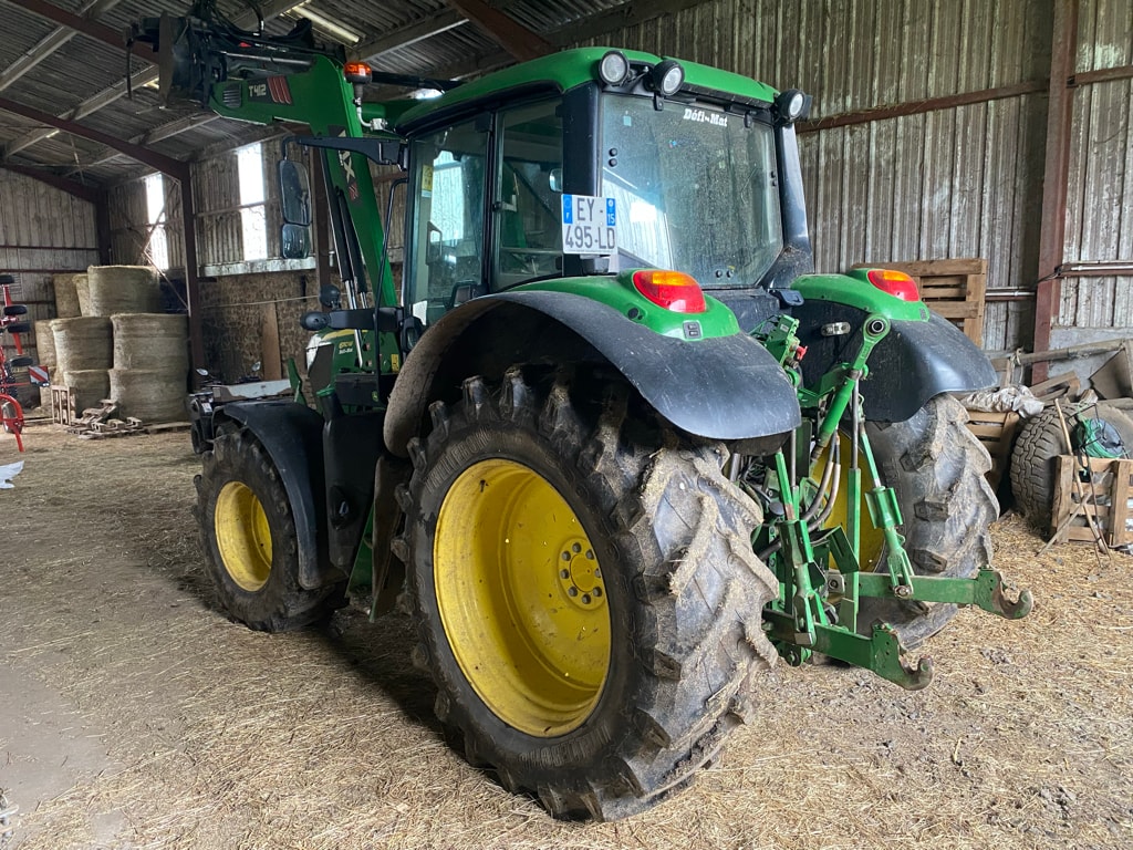 Tracteur chargeur JOHN DEERE 6110M COMMAND QUAD  - photo slide 4
