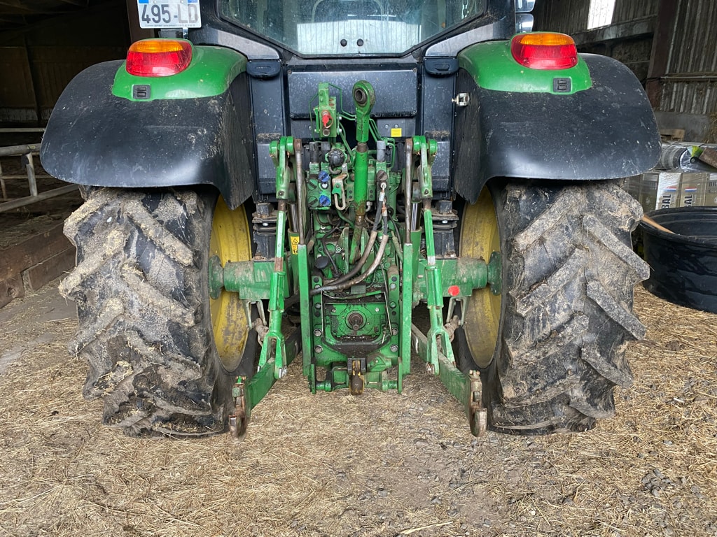 Tracteur chargeur JOHN DEERE 6110M COMMAND QUAD  - photo slide 10
