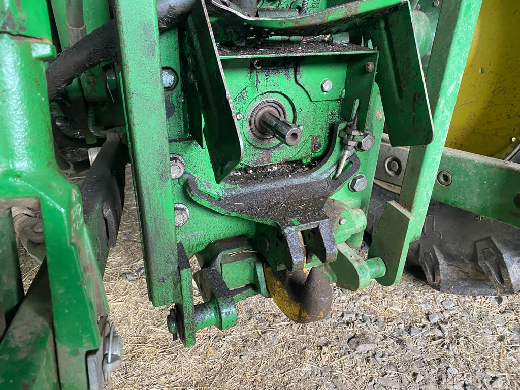 Tracteur chargeur JOHN DEERE 6110M COMMAND QUAD  - photo slide 14