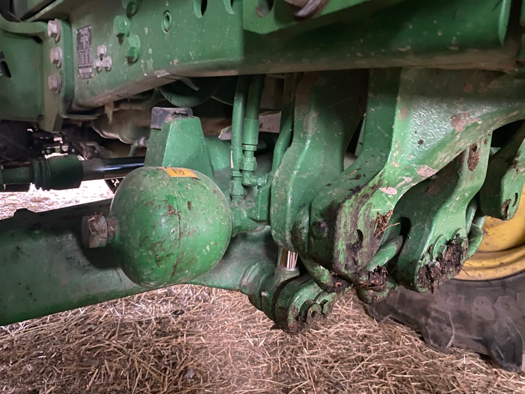 Tracteur chargeur JOHN DEERE 6110M COMMAND QUAD  - photo slide 15