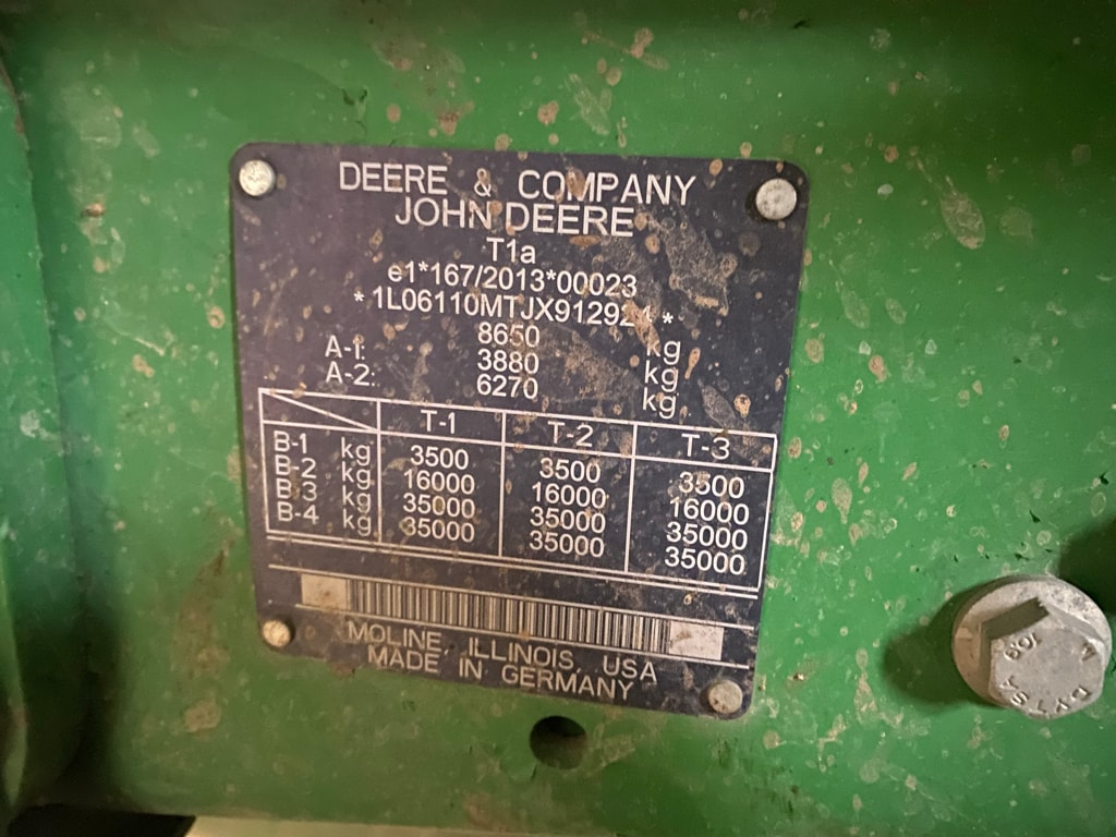 Tracteur chargeur JOHN DEERE 6110M COMMAND QUAD  - photo slide 16