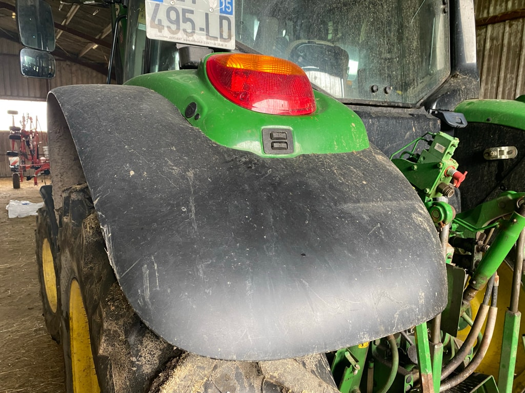 Tracteur chargeur JOHN DEERE 6110M COMMAND QUAD  - photo slide 18