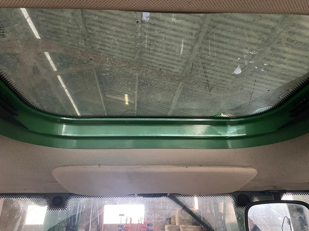 Tracteur chargeur JOHN DEERE 6110M COMMAND QUAD  - photo slide 20