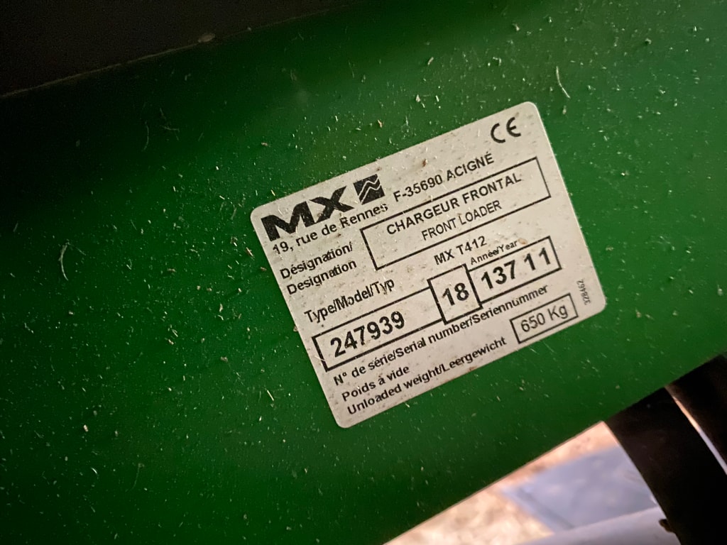 Tracteur chargeur JOHN DEERE 6110M COMMAND QUAD  - photo slide 26