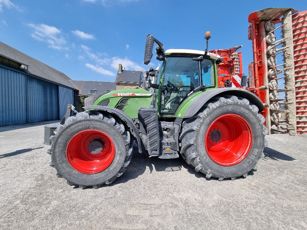 Tracteur FENDT 724 VARIO PROFI + - photo slide 1