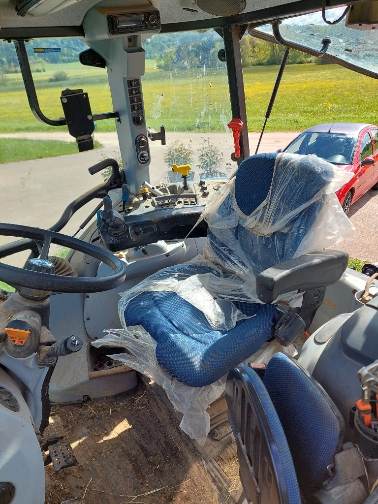 Tracteur chargeur NEW HOLLAND T5.120 - photo slide 13