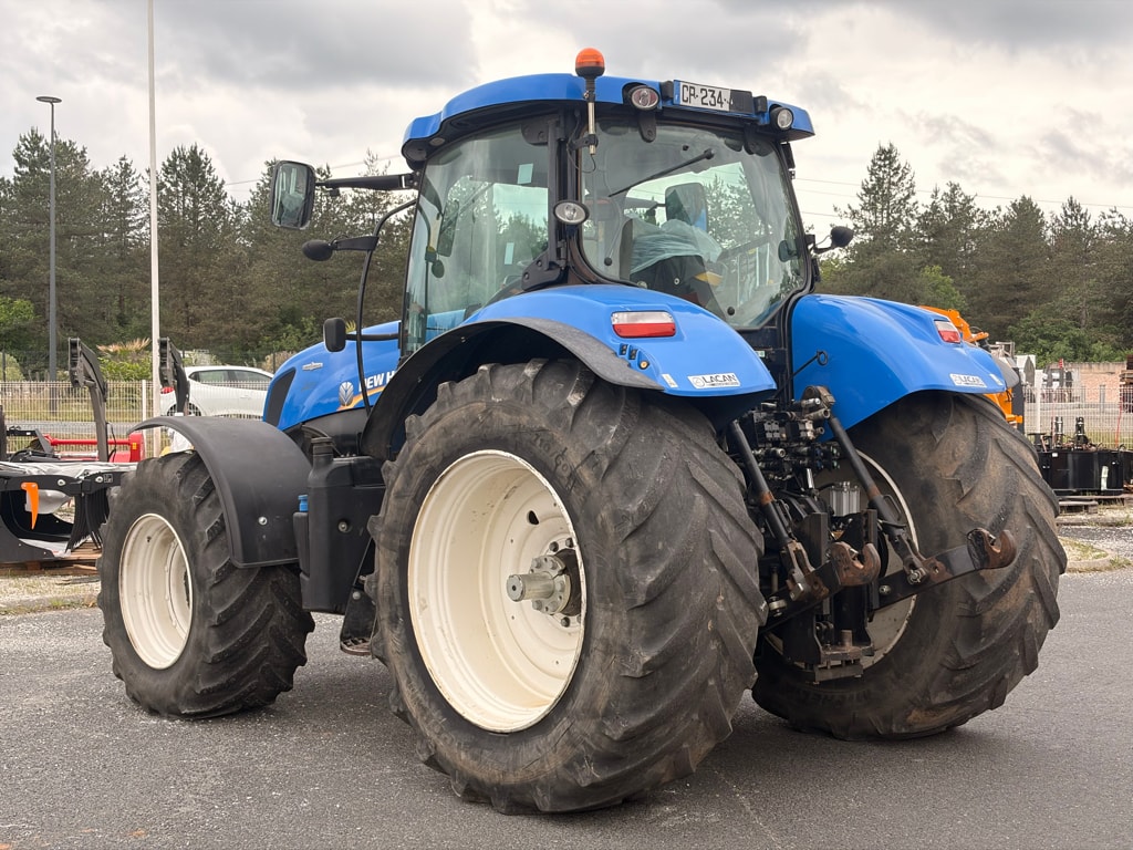 Tracteur NEW HOLLAND T7.220 - photo slide 4