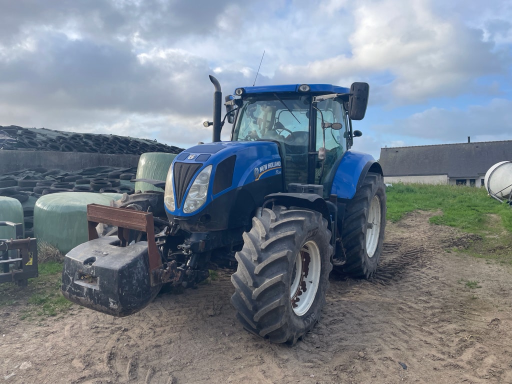 Tracteur NEW HOLLAND T7.200 - photo slide 1