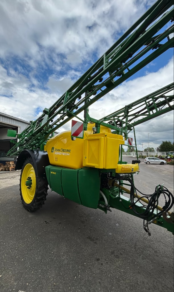 Pulverisateur JOHN DEERE M740 - photo slide 4