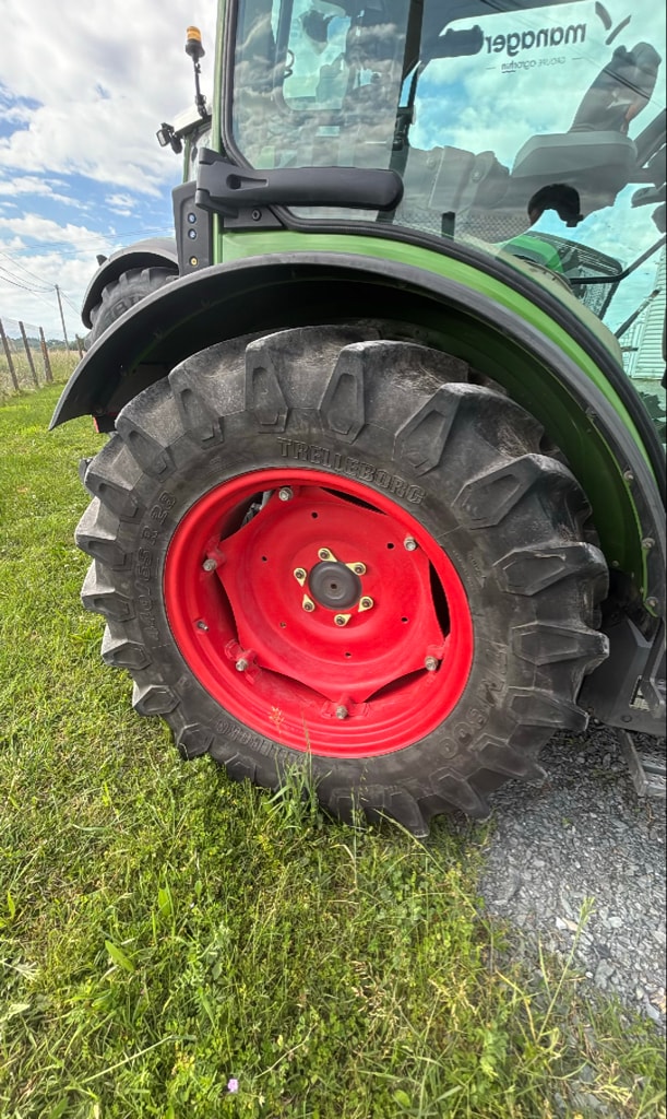 Tracteur FENDT 210F - photo slide 11