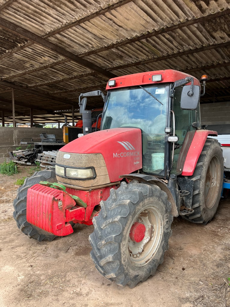 Tracteur MC CORMICK CX 85 - photo slide 1