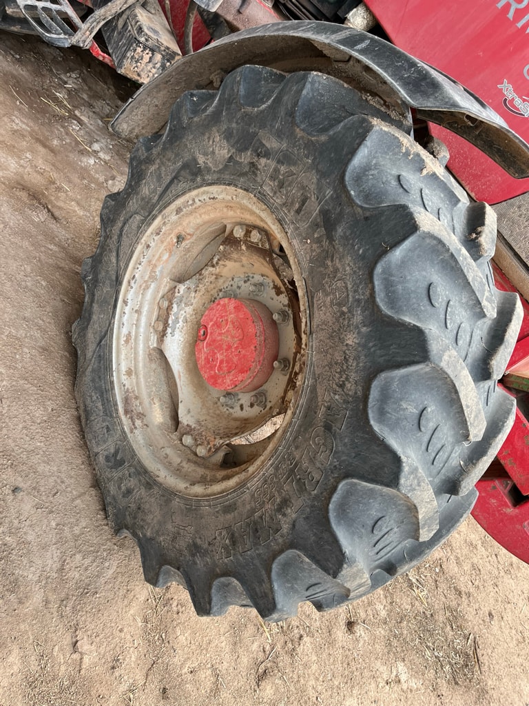 Tracteur MC CORMICK CX 85 - photo slide 6