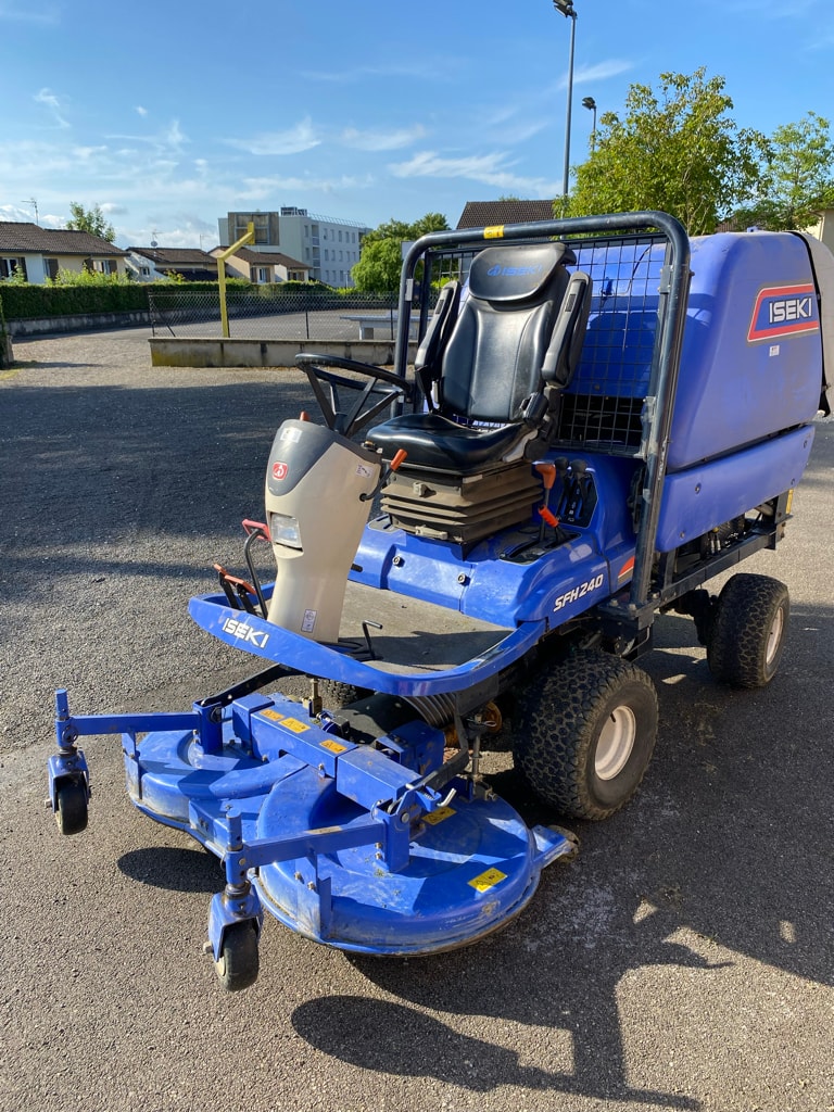 Tondeuse autoportee ISEKI Sfh240f - photo slide 1