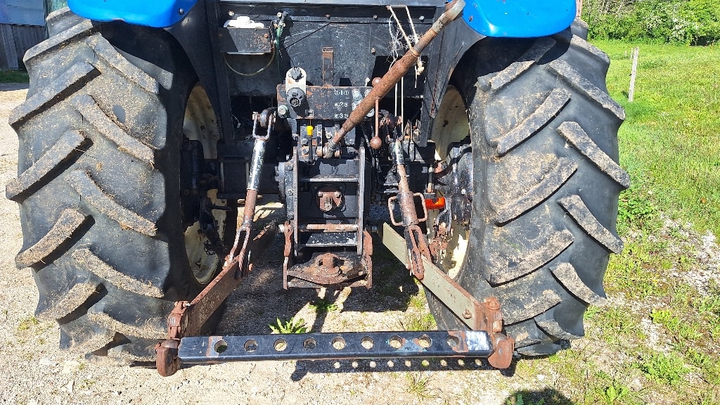 Tracteur NEW HOLLAND TD85 D - photo slide 9
