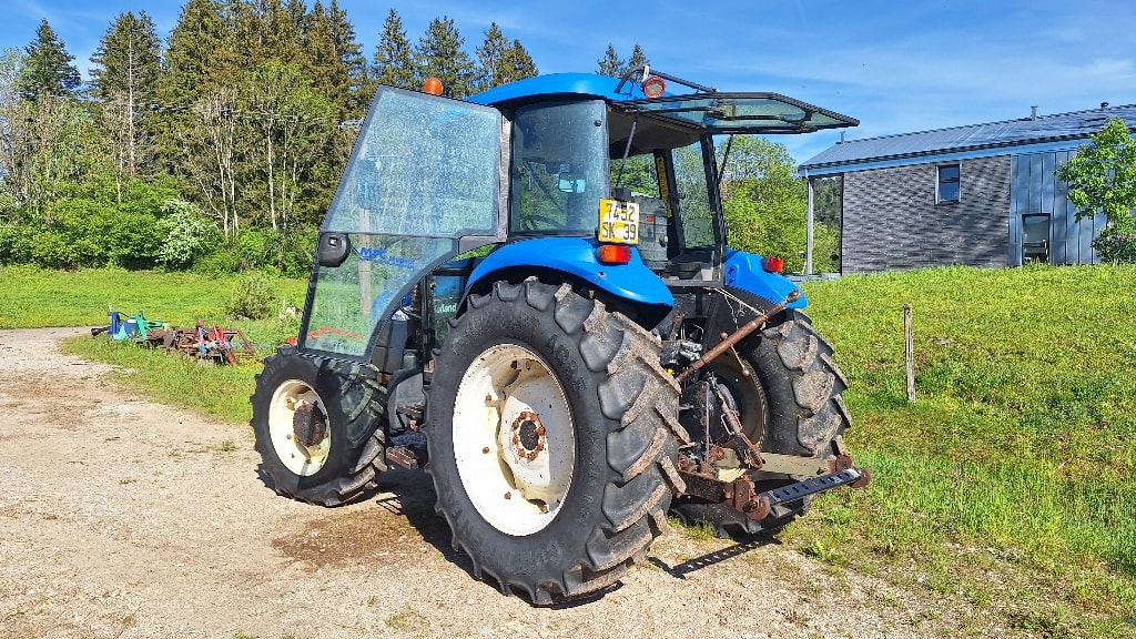 Tracteur NEW HOLLAND TD85 D - photo slide 4
